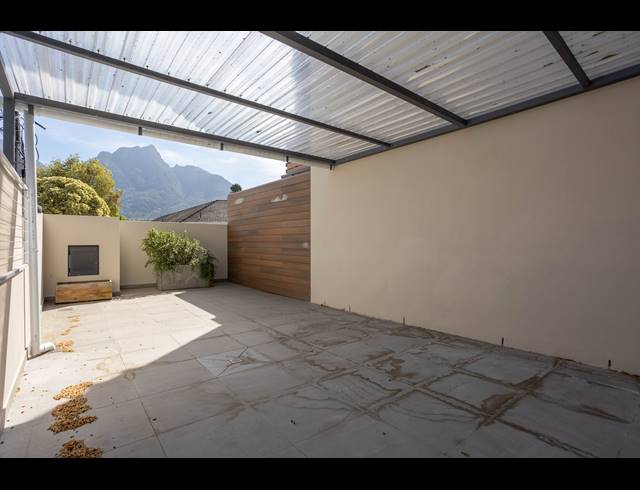 2 BEDROOM APARTMENT FOR SALE IN RONDEBOSCH